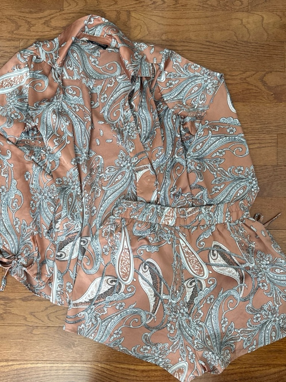 Womens Peach Paisley Button-Front Blouse and Shorts Set